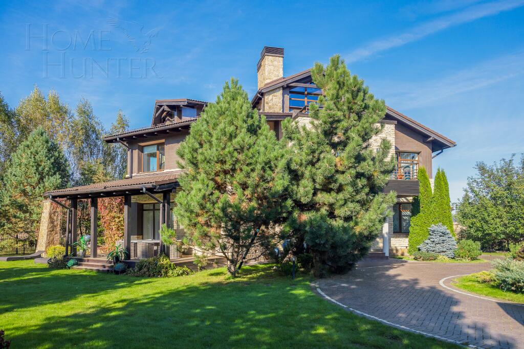 3-этажный коттедж 700 м² с отделкой