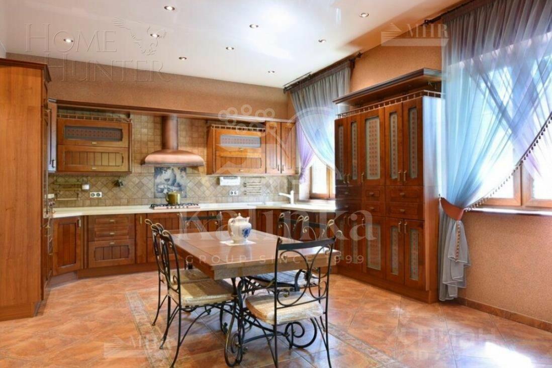 2-этажный коттедж 1 500 м² с отделкой
