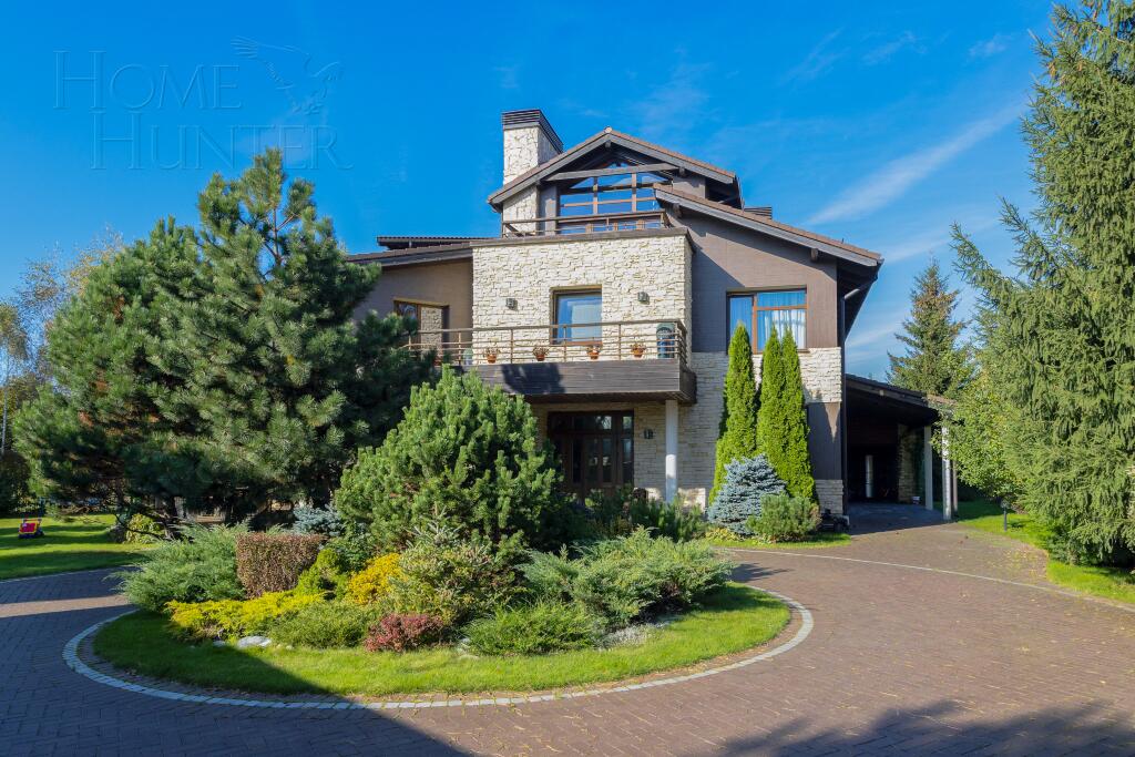 3-этажный коттедж 700 м² с отделкой