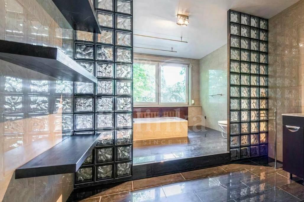 3-этажный коттедж 600 м² с отделкой