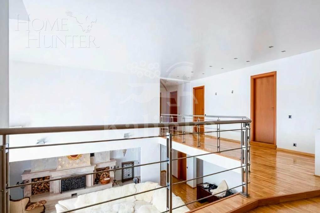 3-этажный коттедж 600 м² с отделкой