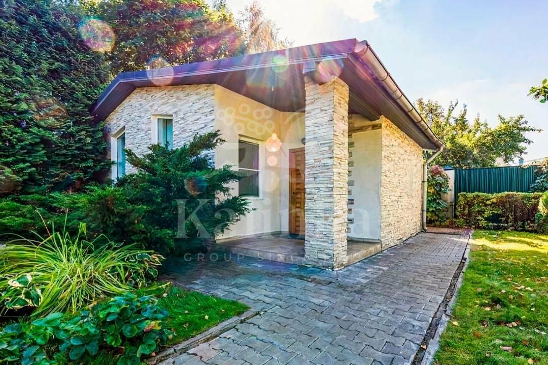 3-этажный коттедж 600 м² с отделкой