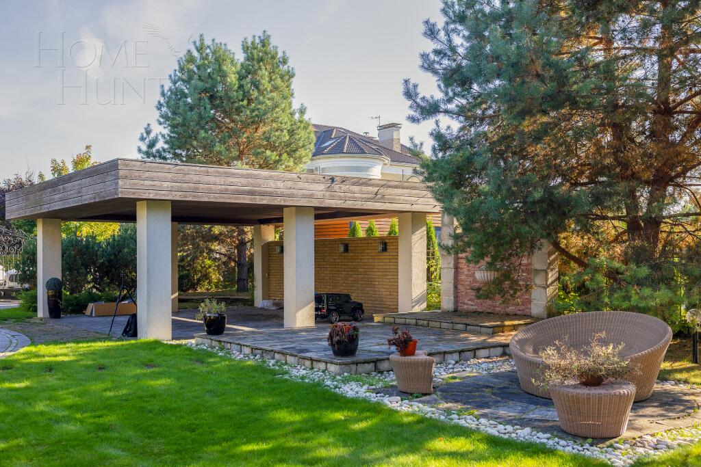 3-этажный коттедж 700 м² с отделкой