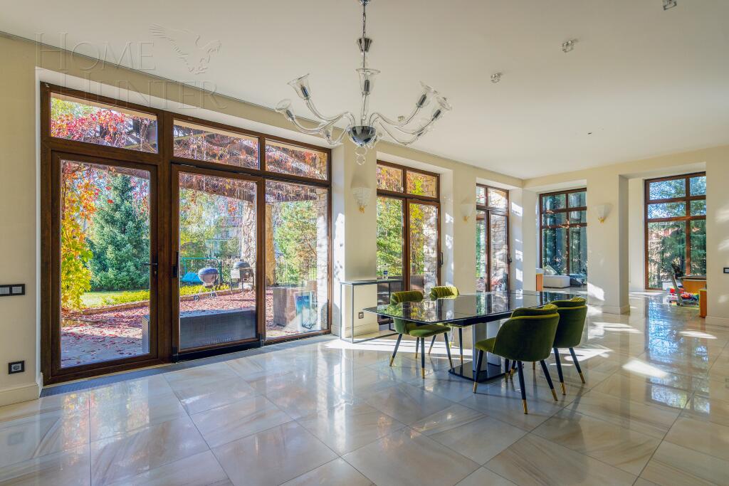 3-этажный коттедж 700 м² с отделкой