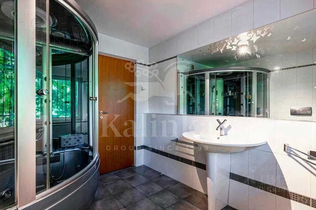 3-этажный коттедж 600 м² с отделкой