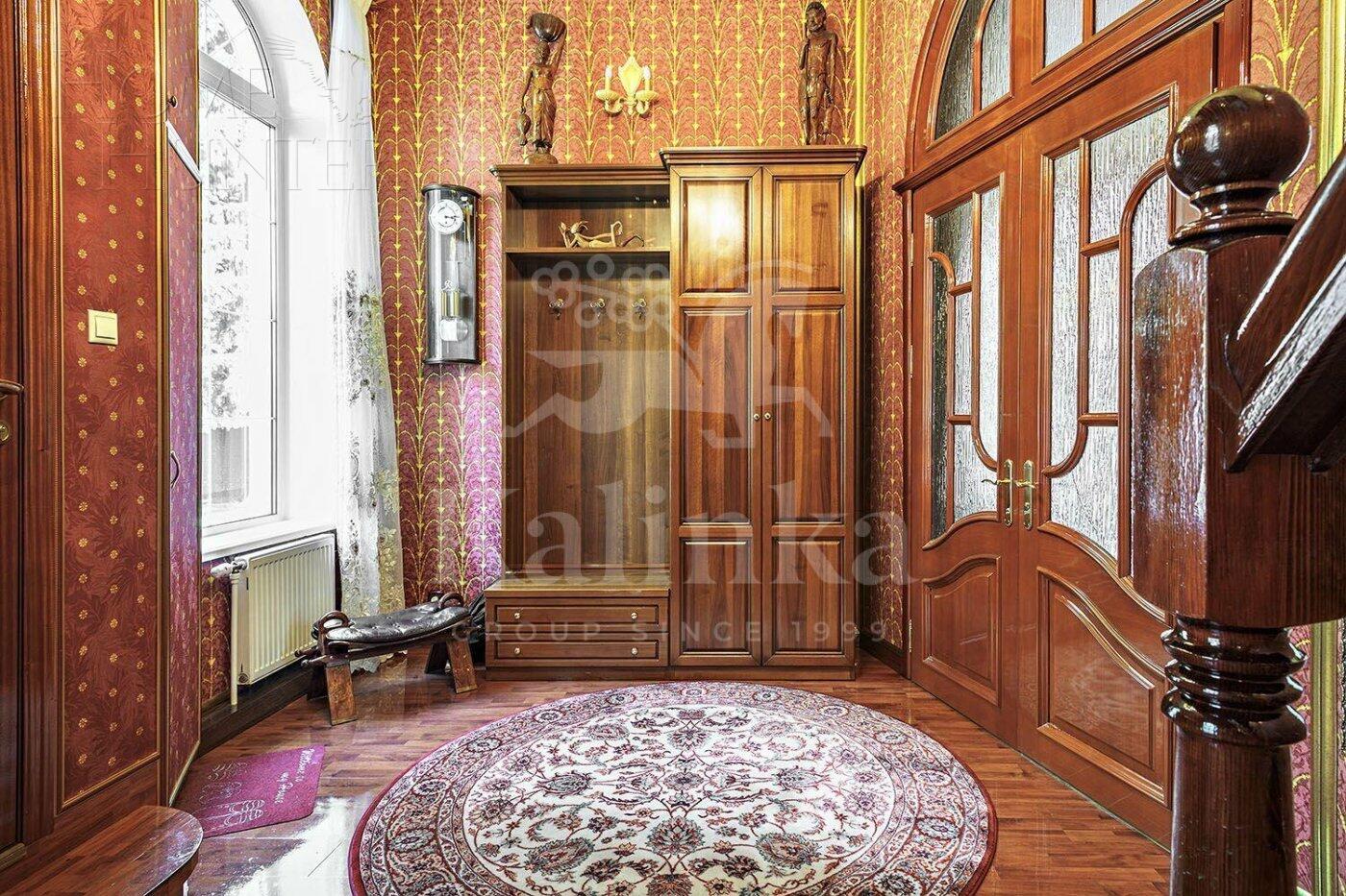 2-этажный коттедж 250 м² с отделкой
