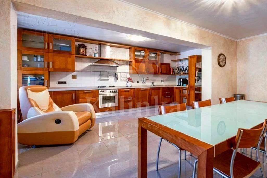 3-этажный коттедж 600 м² с отделкой