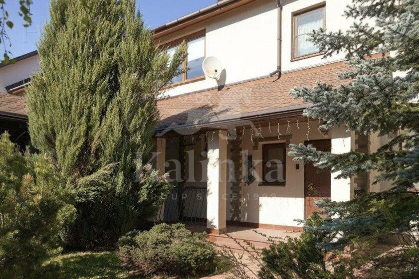 3-этажный таунхаус 250 м² с отделкой