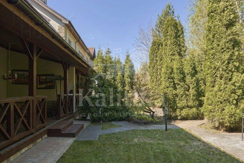 3-этажный таунхаус 250 м² с отделкой