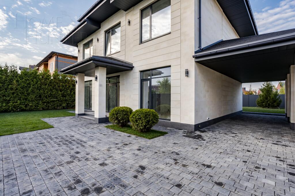 2-этажный коттедж 250 м² без отделки