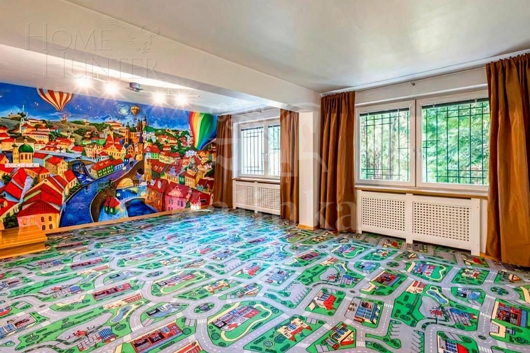 3-этажный коттедж 600 м² с отделкой