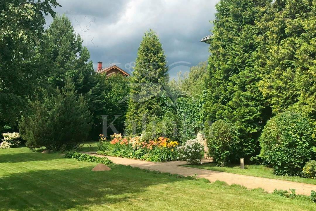 3-этажный коттедж 600 м² с отделкой