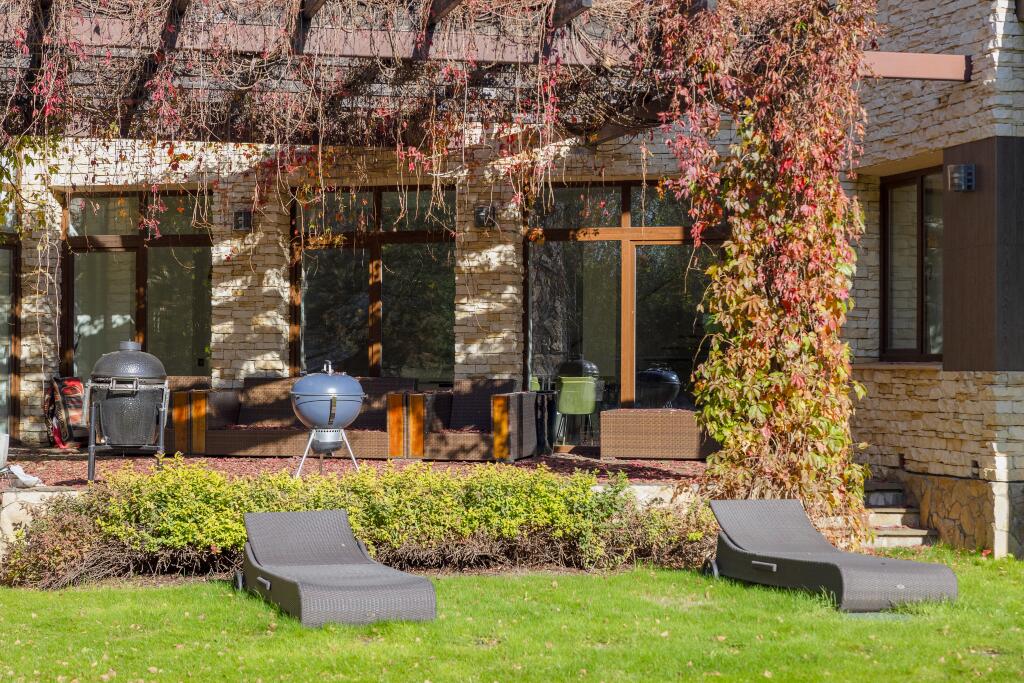 3-этажный коттедж 700 м² с отделкой