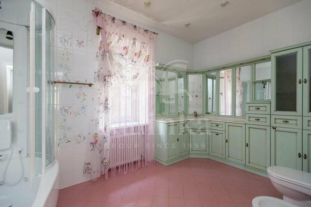 2-этажный коттедж 850 м² с отделкой