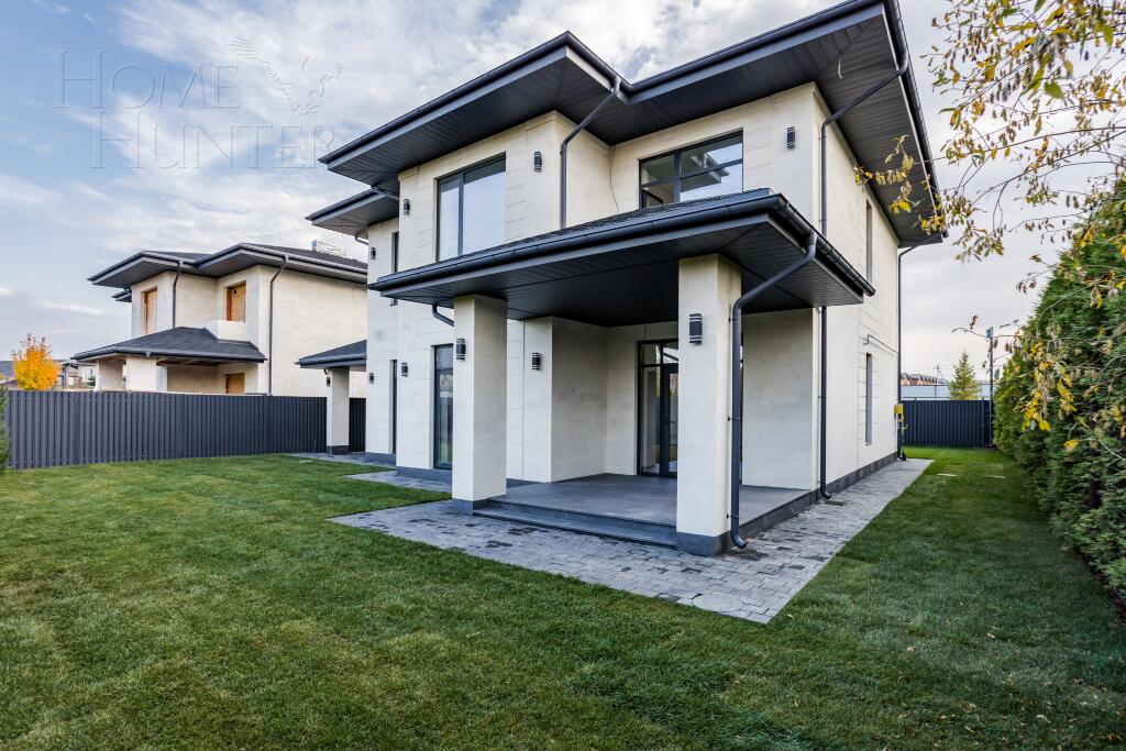 2-этажный коттедж 250 м² без отделки