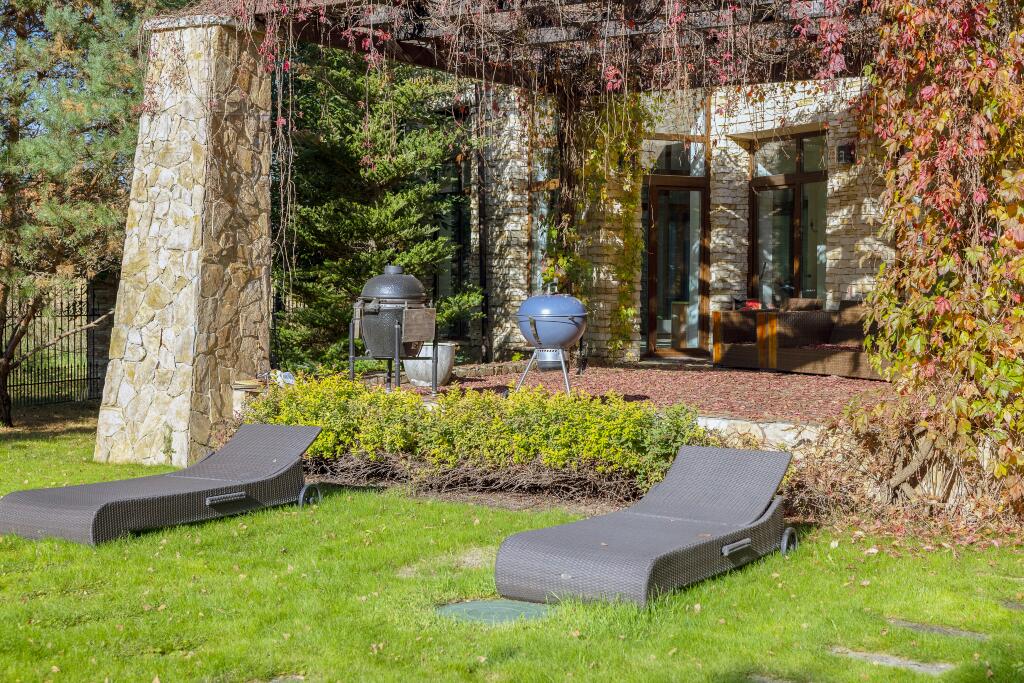 3-этажный коттедж 700 м² с отделкой