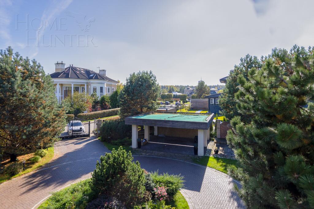 3-этажный коттедж 700 м² с отделкой