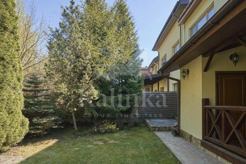 3-этажный таунхаус 250 м² с отделкой