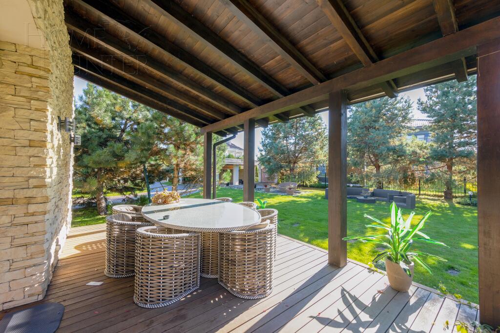 3-этажный коттедж 700 м² с отделкой