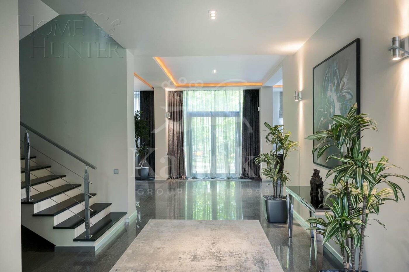 2-этажный коттедж 1 518 м² с отделкой