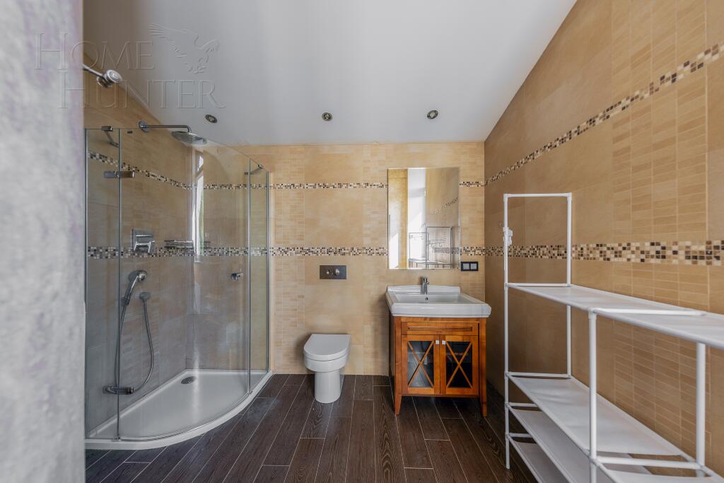 3-этажный коттедж 700 м² с отделкой