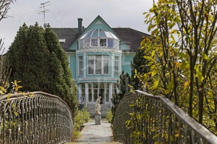 2-этажный коттедж 890 м² с отделкой