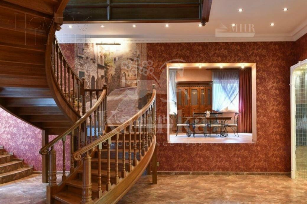 2-этажный коттедж 1 500 м² с отделкой