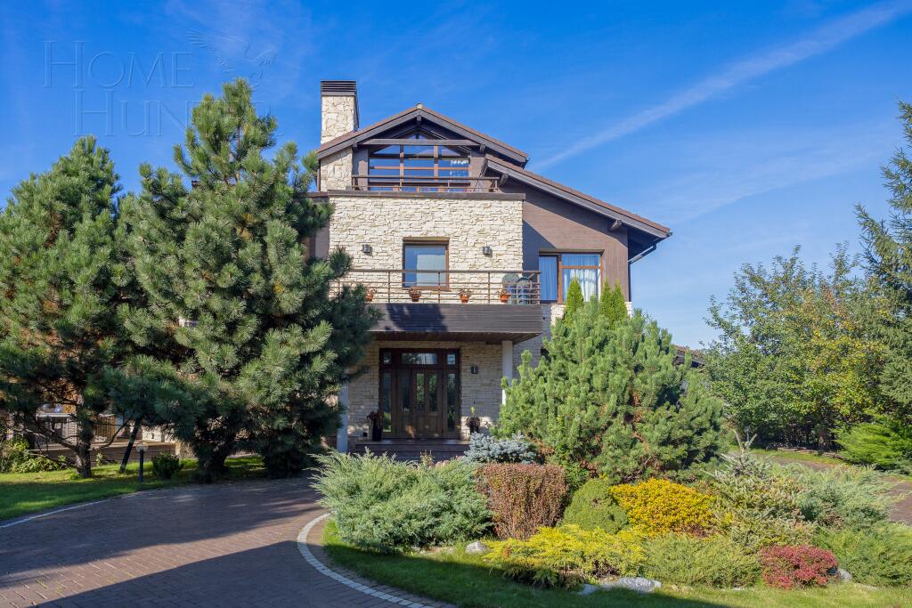 3-этажный коттедж 700 м² с отделкой