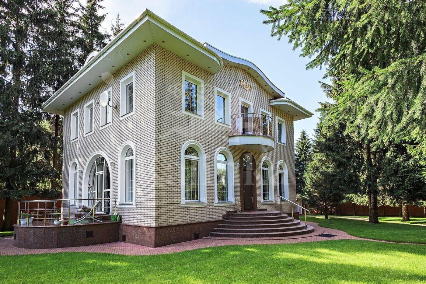 2-этажный коттедж 250 м² с отделкой