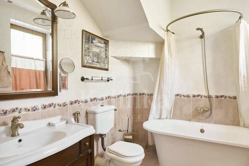 3-этажный таунхаус 250 м² с отделкой