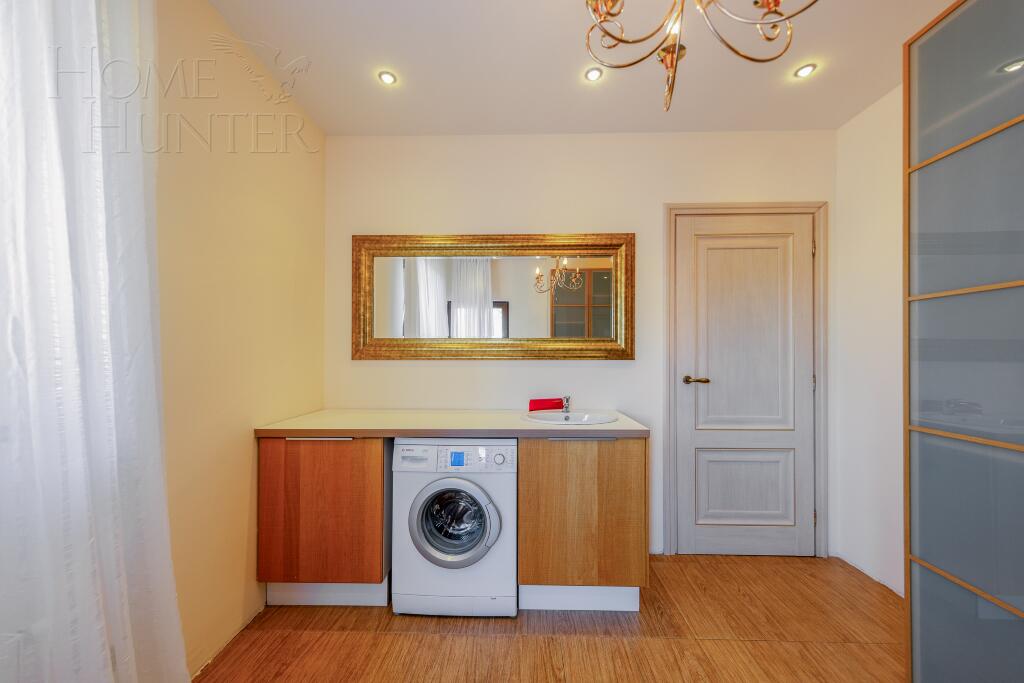 3-этажный коттедж 700 м² с отделкой