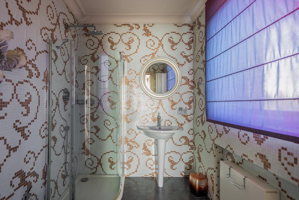 3-этажный коттедж 700 м² с отделкой