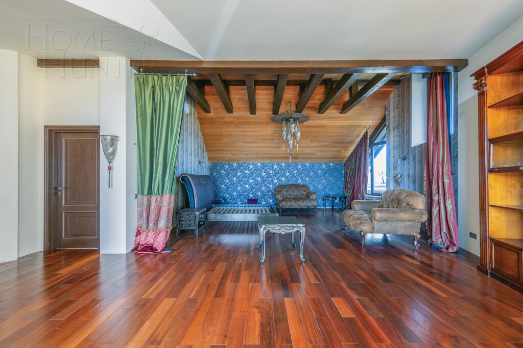 3-этажный коттедж 700 м² с отделкой