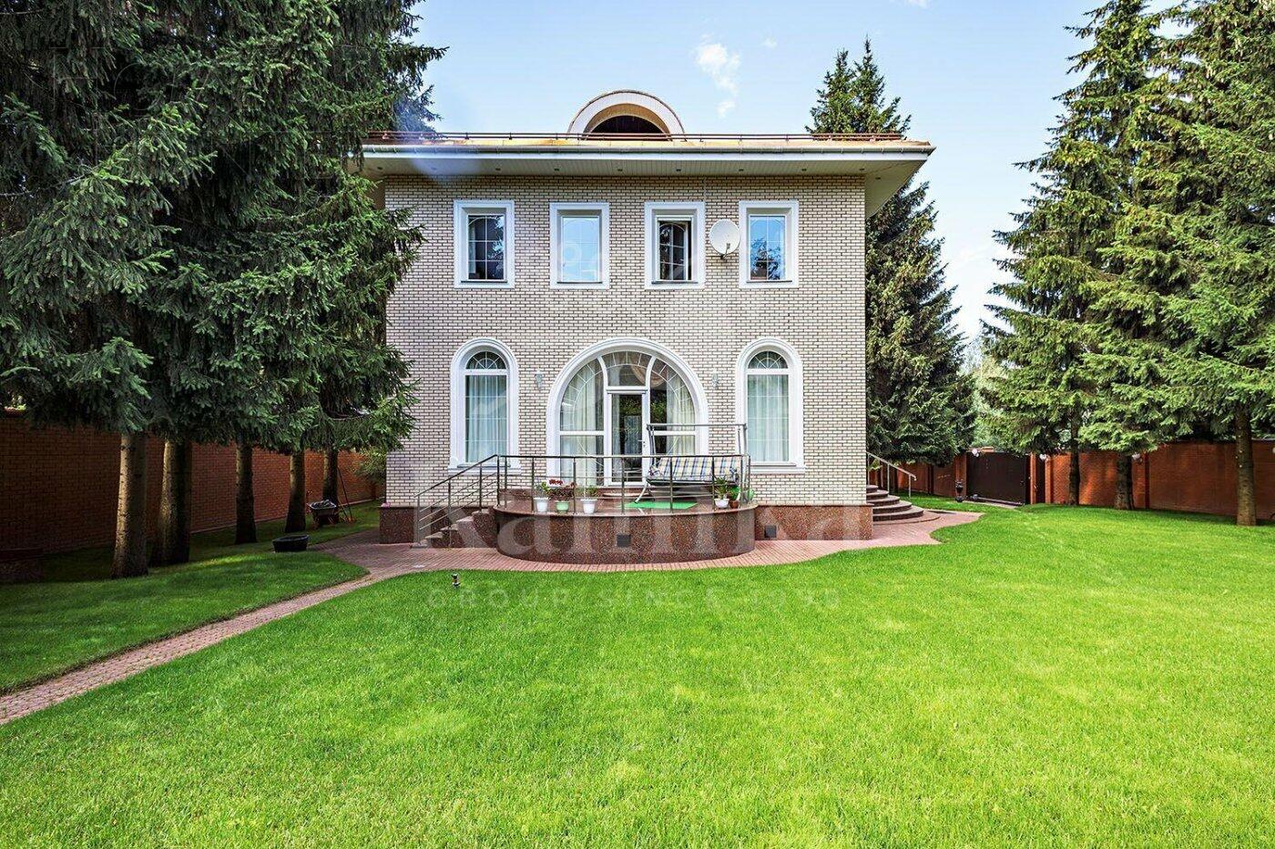 2-этажный коттедж 250 м² с отделкой