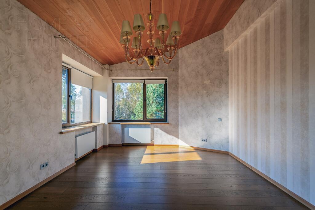 3-этажный коттедж 700 м² с отделкой