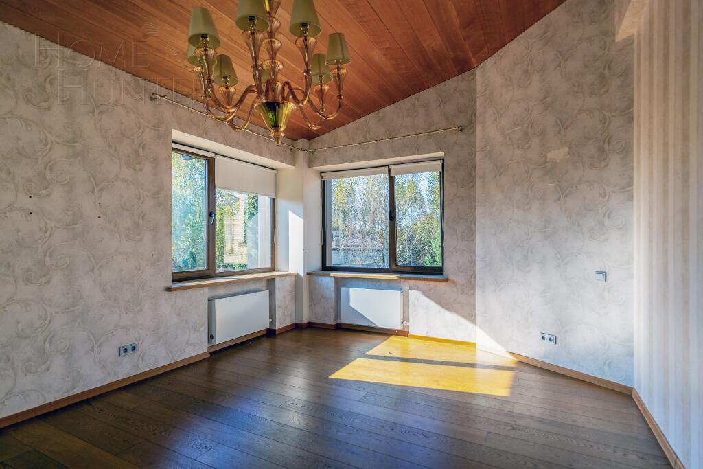 3-этажный коттедж 700 м² с отделкой