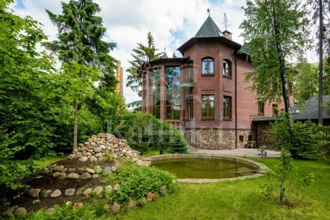 2-этажный коттедж 1 500 м² с отделкой