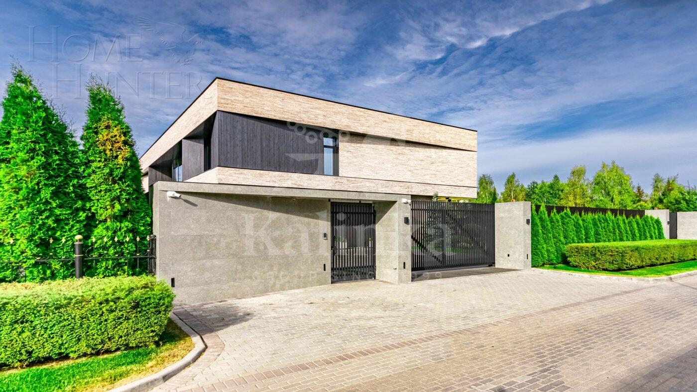 2-этажный коттедж 1 250 м² с отделкой