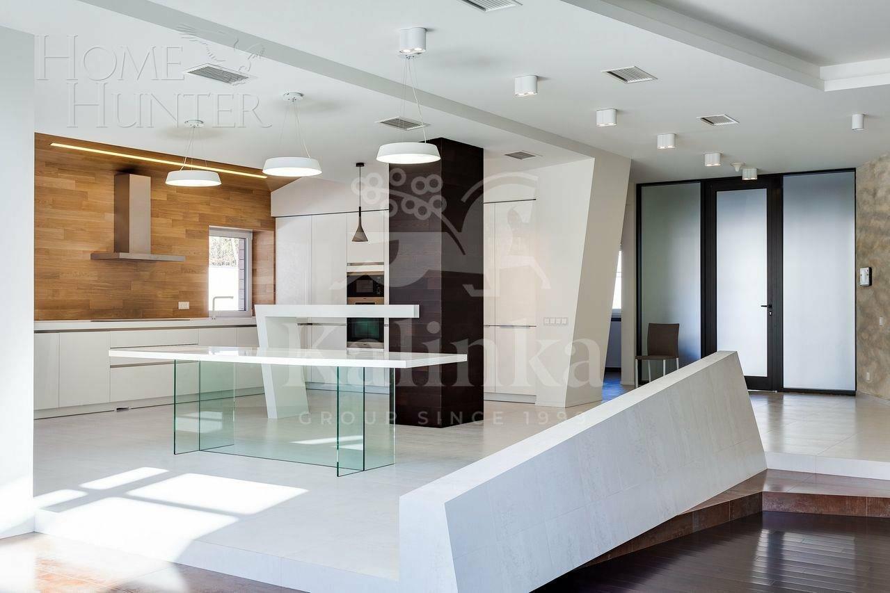 2-этажный коттедж 710 м² с отделкой