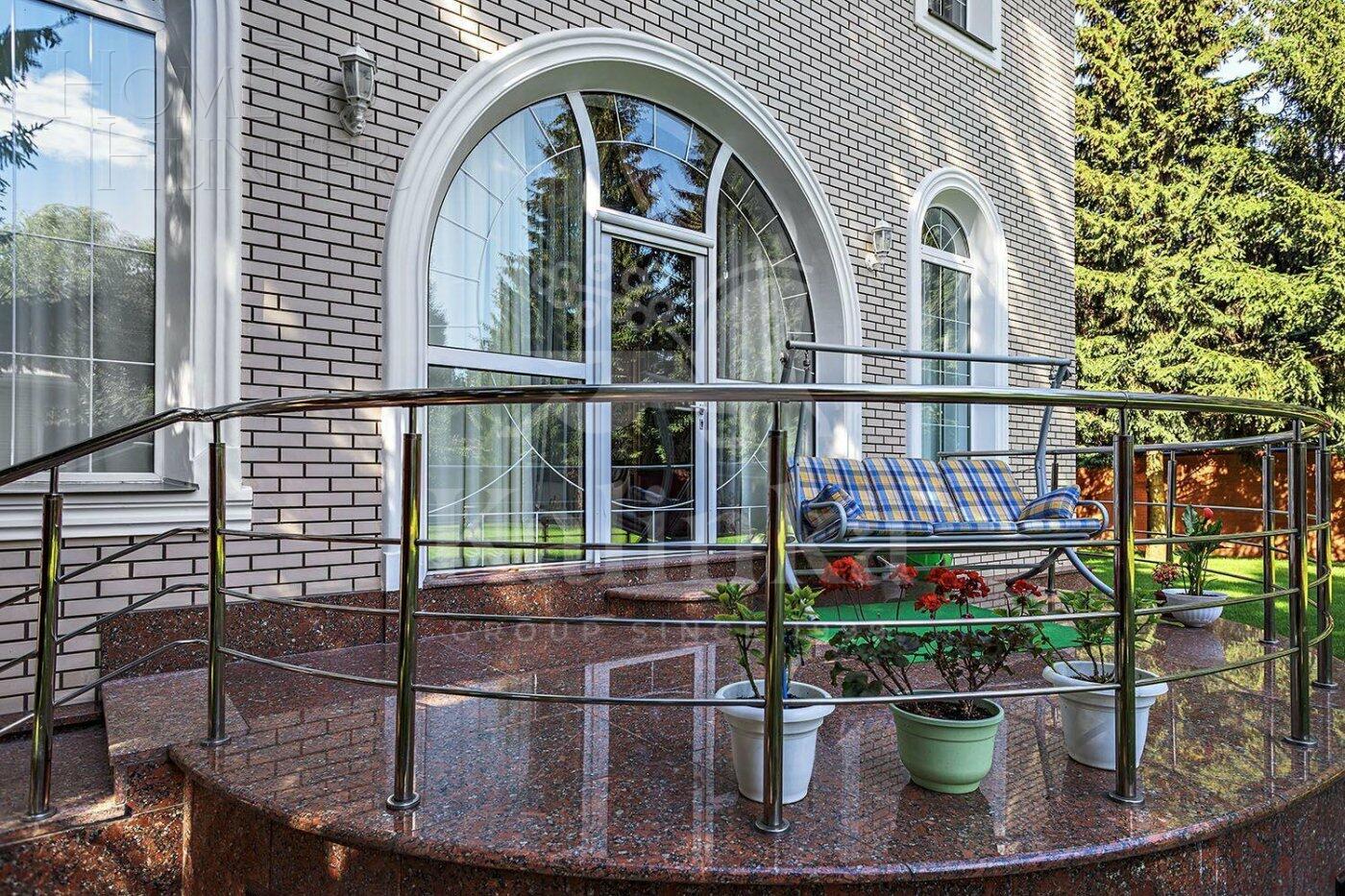 2-этажный коттедж 250 м² с отделкой