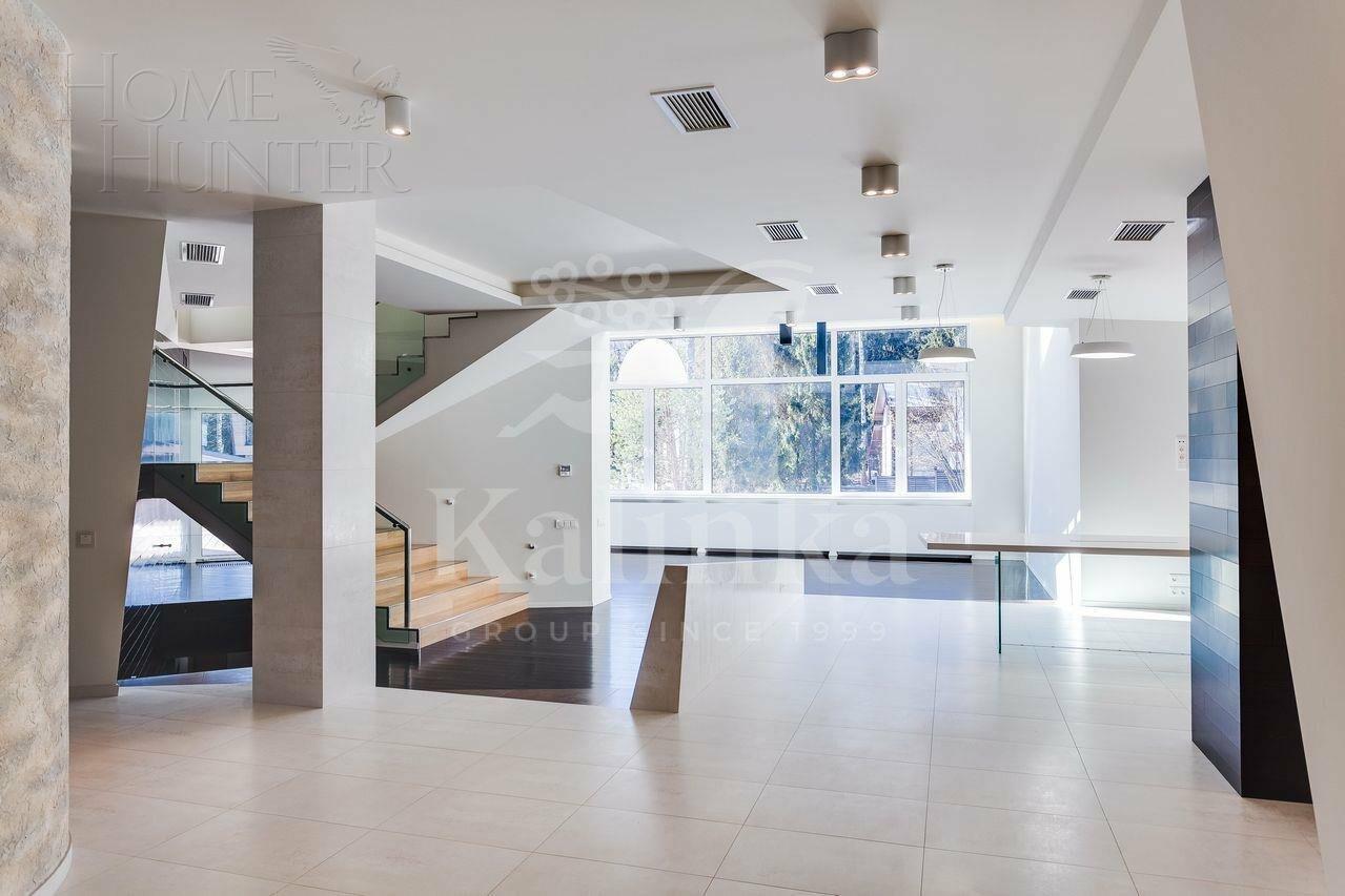 2-этажный коттедж 710 м² с отделкой