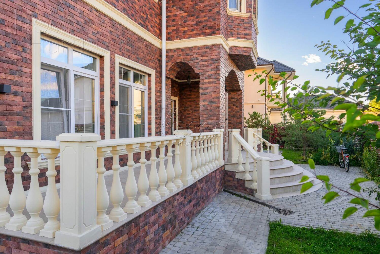 2-этажный коттедж 630 м² с отделкой