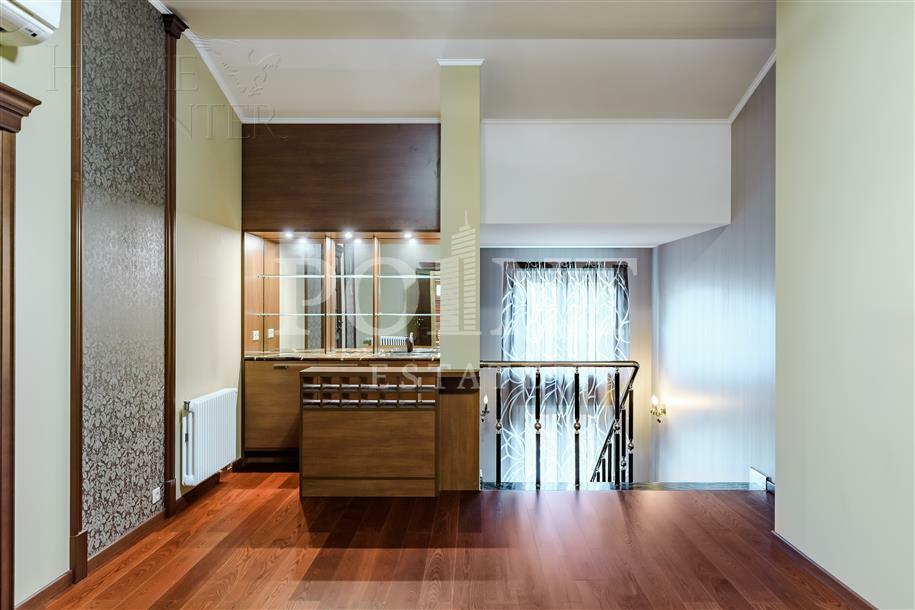 3-этажный таунхаус 293 м² с отделкой