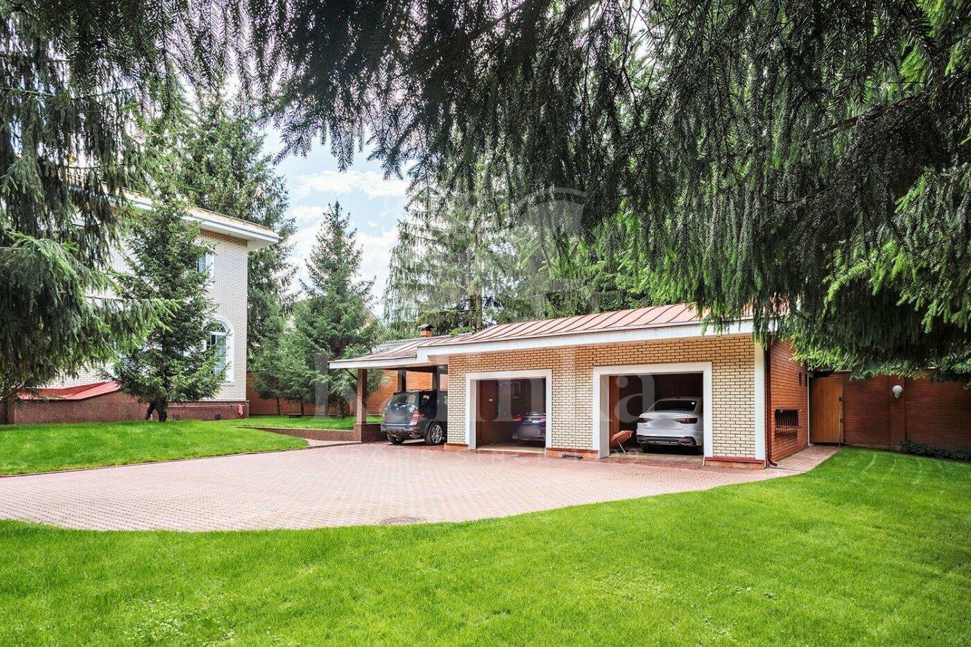 2-этажный коттедж 250 м² с отделкой