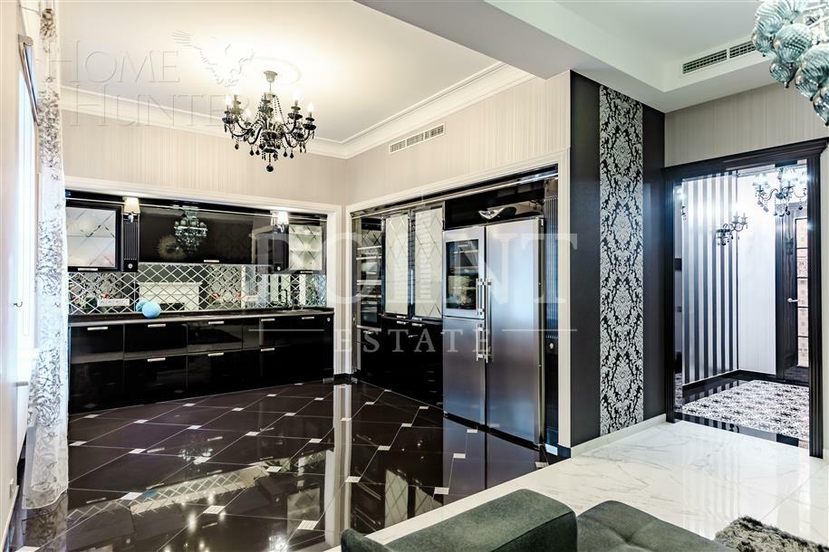 3-этажный таунхаус 293 м² с отделкой