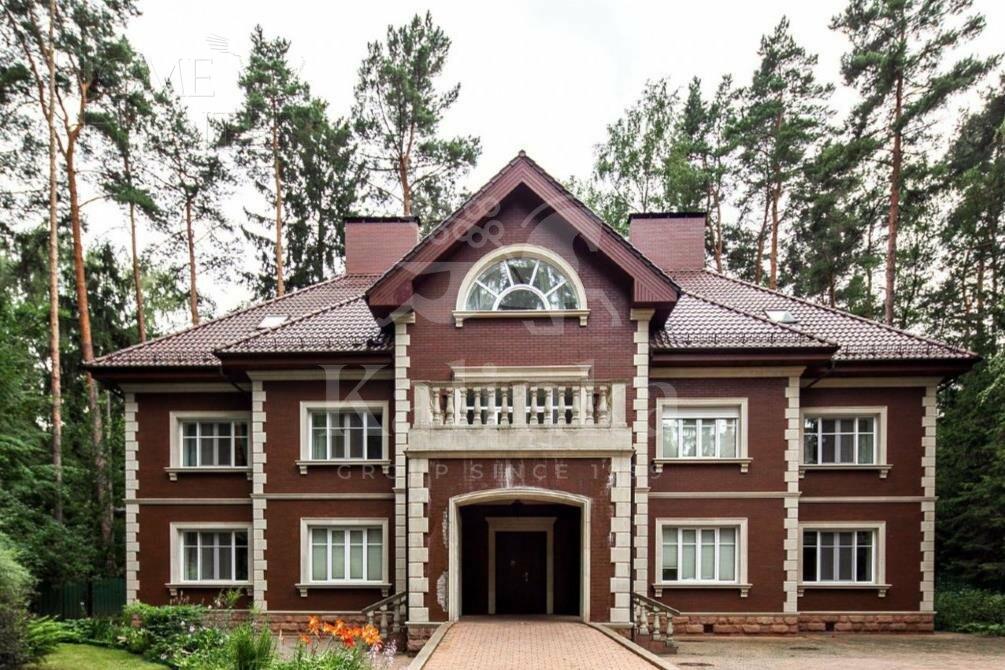 2-этажный коттедж 850 м² с отделкой