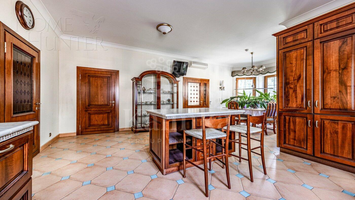 2-этажный коттедж 654 м² с отделкой