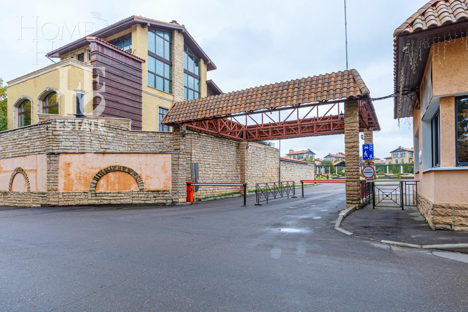 2-этажный таунхаус 251.7 м² с отделкой