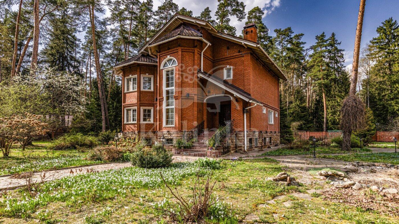 2-этажный коттедж 654 м² с отделкой