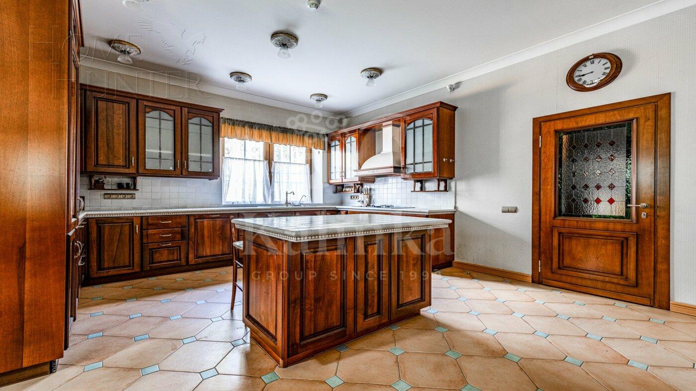 2-этажный коттедж 654 м² с отделкой